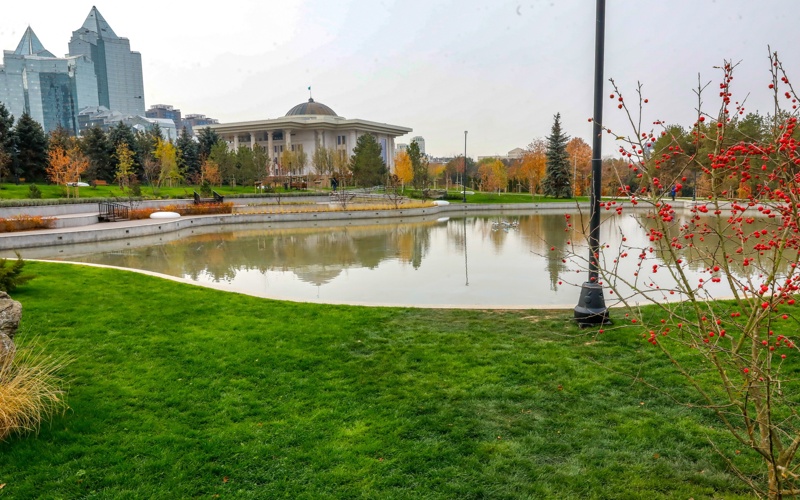 Алматыда Президент резиденциясы орнындағы жаңа саябақ қалай түрленді