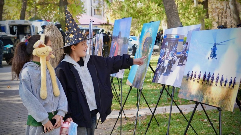 Более 500 детей посетили премьеру мультфильма о законе в Шымкенте л