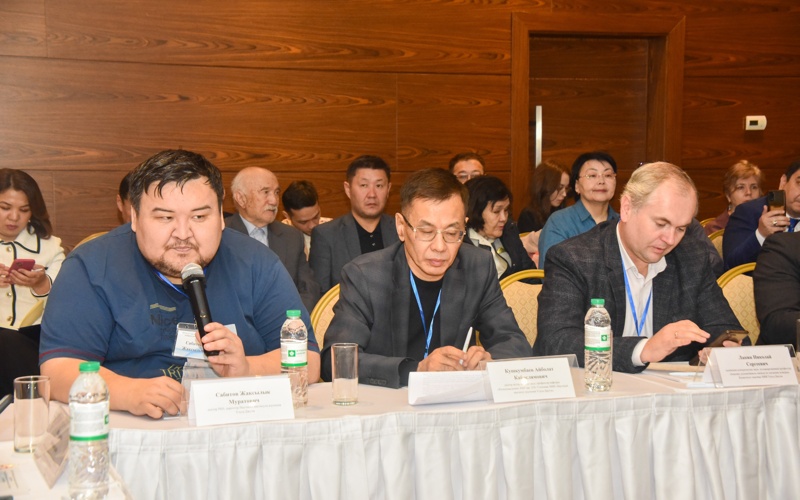 Серию научных трудов по истории и картографии Казахского ханства представили в Астан