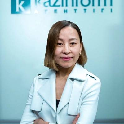 Қыз өзінің кискасын киіп көреді Zaitsy ru