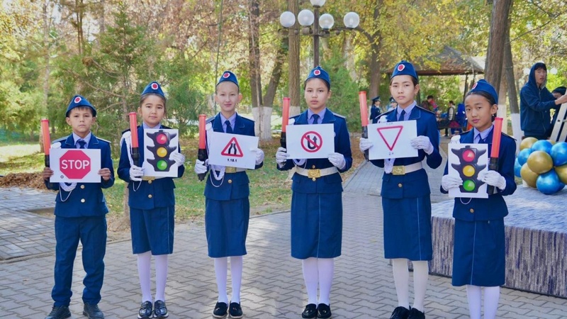 Более 500 детей посетили премьеру мультфильма о законе в Шымкенте л