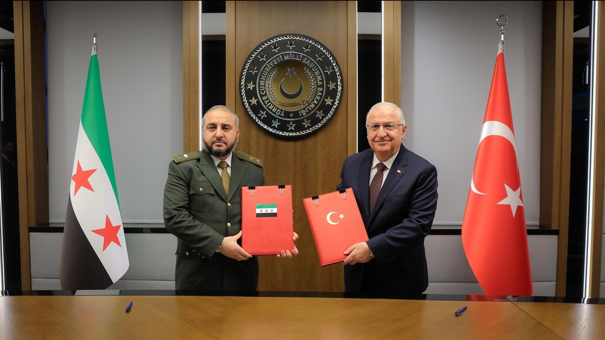 Жөргектегі порно Порно оның мастурбациясын түсіріп алған