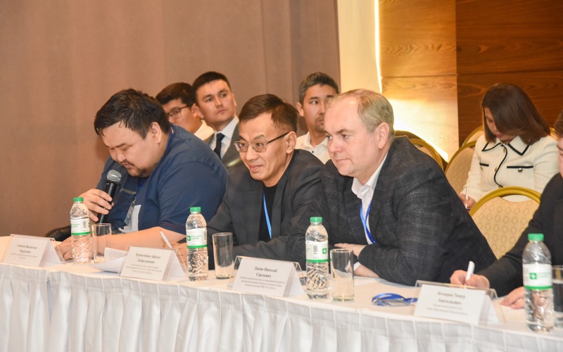 В Астане представили новые труды по истории Казахского ханства