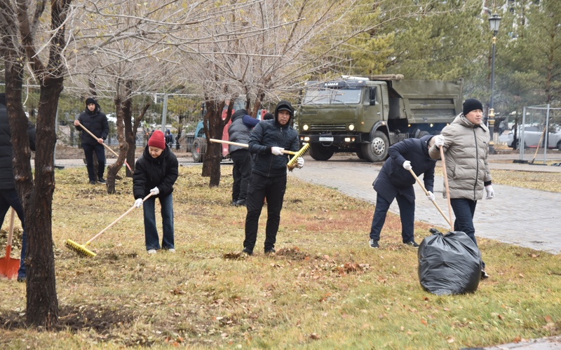 Mańǵystaý ákimi Ábish Kekilbaev alleıasynda senbilik jasady  Mańǵystaý ákimi Ábish Kekilbaev alleıasynda senbilik jasady