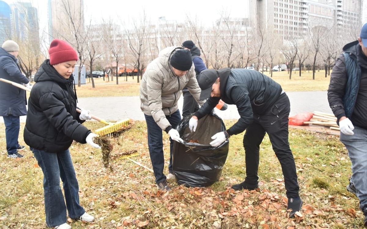 Порно әдемі жопты жалайды Әйелдің қолындағы жыныс мүшесі видео