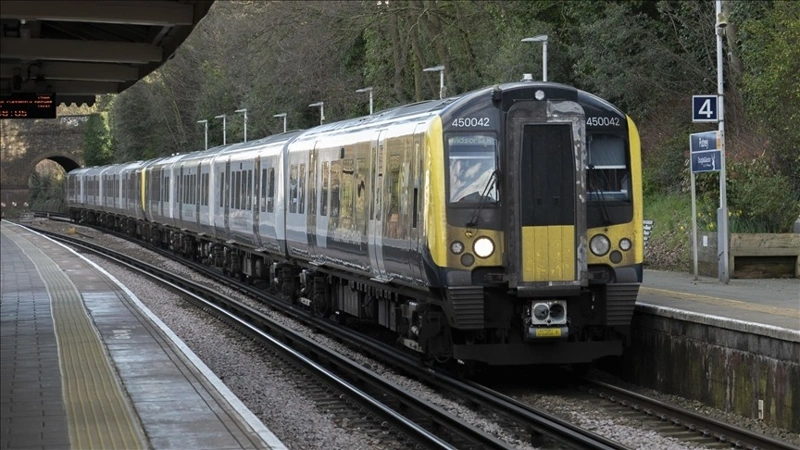 9 left with life-threatening injuries in UK train stabbing