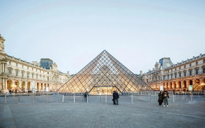 2 more suspects charged over Louvre heist as investigation widens