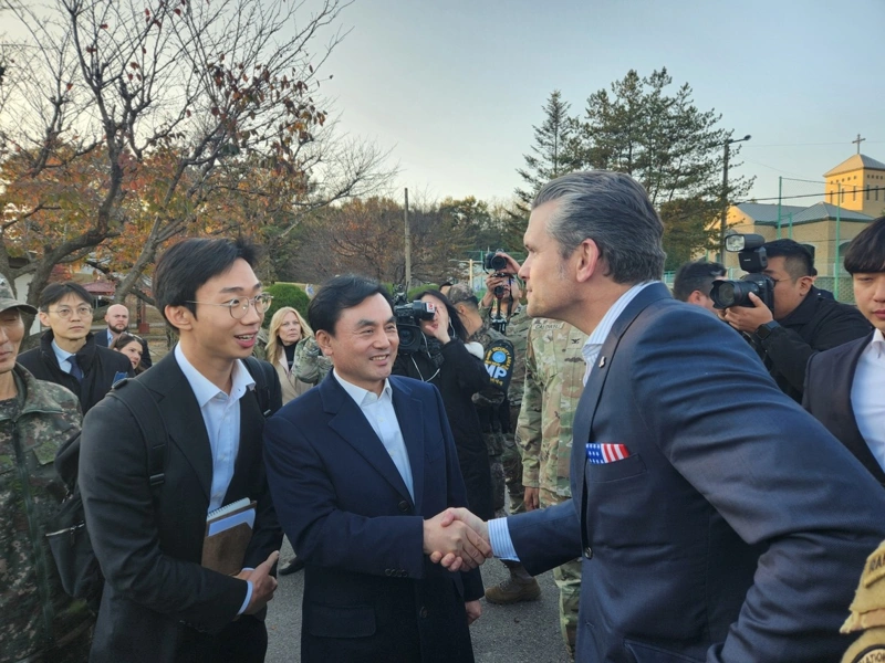 Defense chiefs of S. Korea, U.S. visit DMZ amid efforts to resume N.K. diplomacy