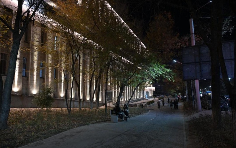 В Алматы модернизируют уличное освещение п