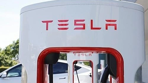 Online shopping hits record high in Sept. on Tesla sales surge in S. Korea