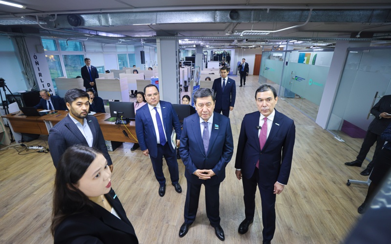 «Qaryzsyz qoǵam»: partııa azamattarǵa qarjylyq qoldaýdyń jańa júıesin engizdi