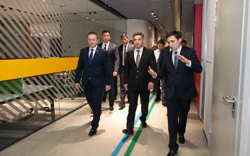 Qazaqstan men Belarýs premer-mınıstrleri Astana Hub-qa bardy