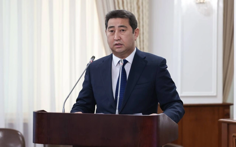 Айдарбек Сапаров