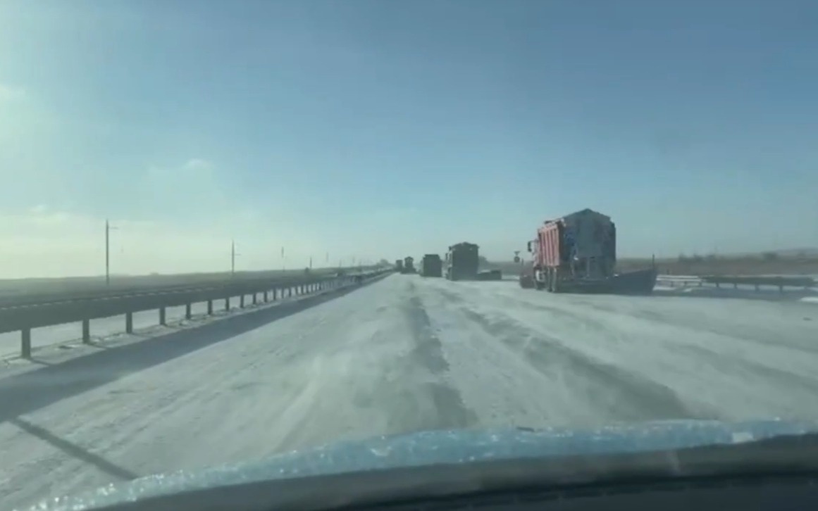 Порно қара нәсілділер шұлықпен