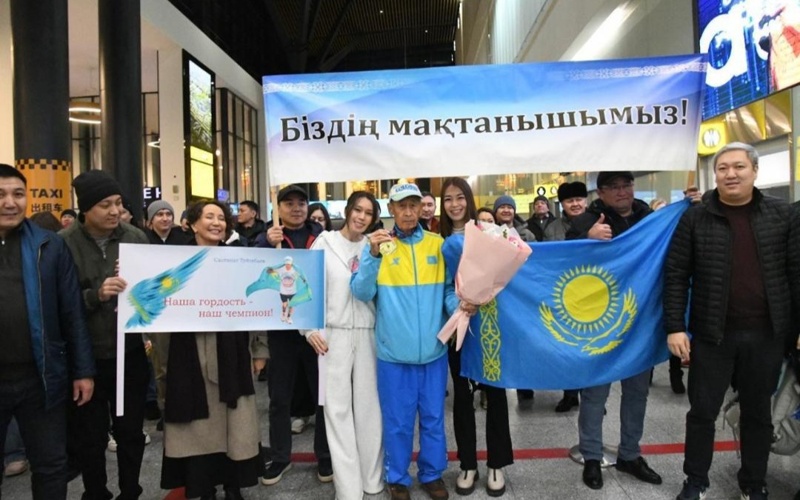 80 жасында 42 шақырымды жүгіріп өтті: Нью-Йорк марафонына қатысқан ақсақал елге оралды 80 жасында 42 шақырымды жүгіріп өтті: Нью-Йорк марафонына қатысқан ақсақал елге оралды