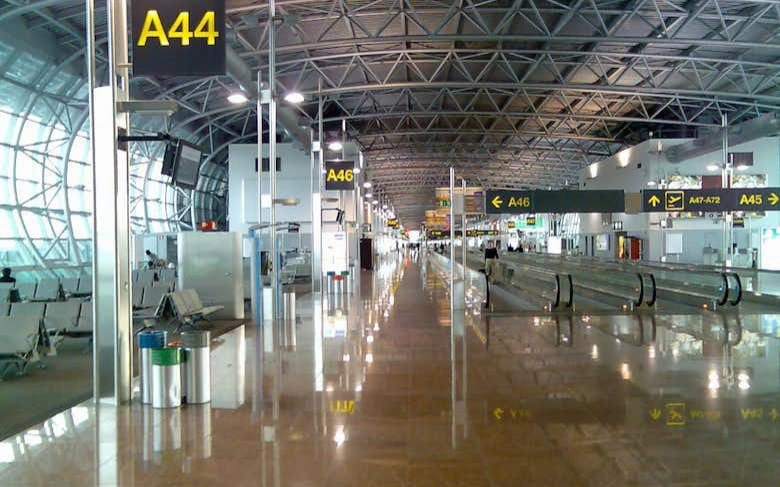 Брюссельский аэропорт закрыт после того, как в воздушном пространстве был замечен беспилотник