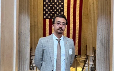 Жас қыздарға жасырын камера арқылы клизма жасайды