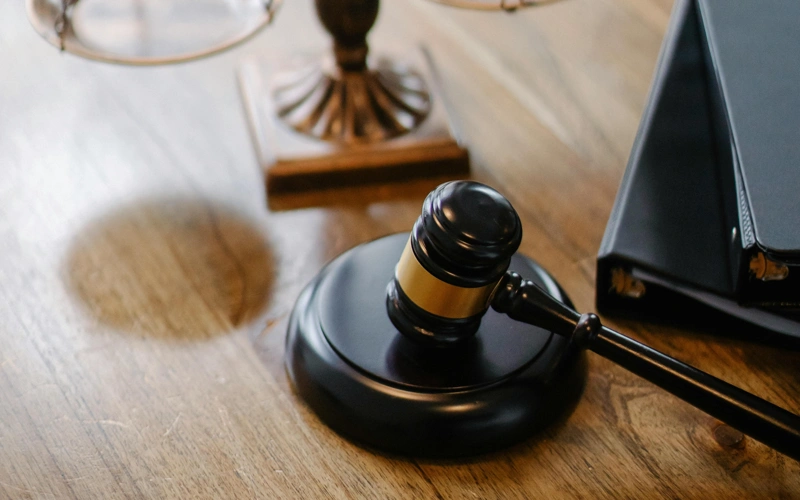 Казахстанец оспорил статью КоАП, посчитав ее нарушающей принцип равенства полов