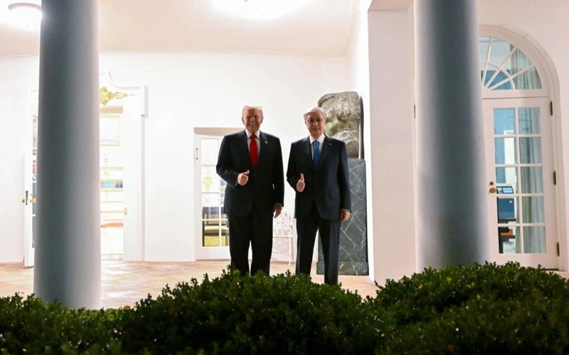 Kassym-Jomart Tokayev and Donald Trump view construction of new ballroom at White House