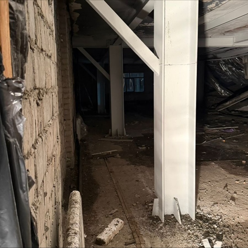 Несколько человек пострадали при обрушении здания строящейся школы в Павлодаре обрушение кровли