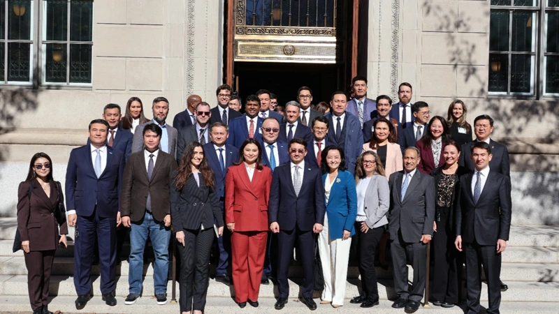 Қазақстан делегациясының АҚШ-қа сапары: 17 млрд долларға бағаланған 30 құжатқа қол қойылды