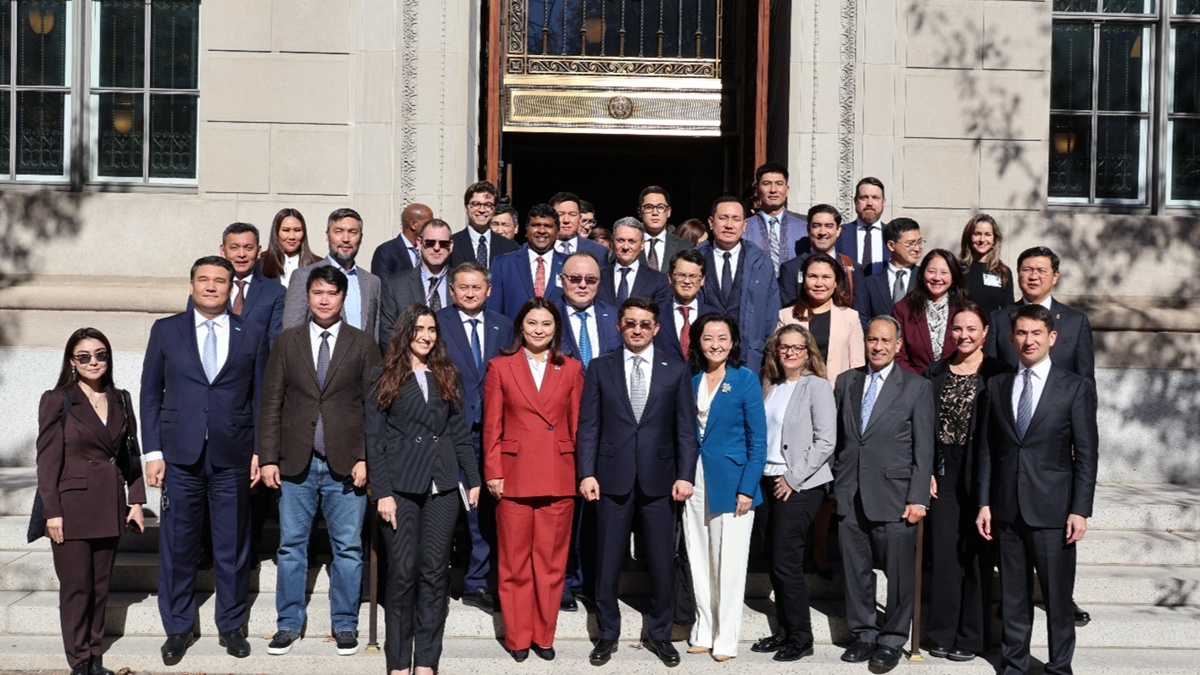 Настася Самбурскаяның қатысуымен порно видео