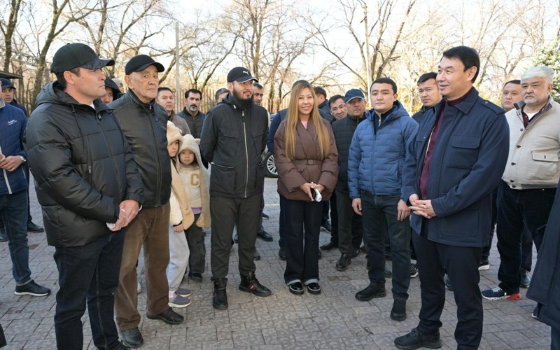 Аким Алматы провел встречу с жителями ЖК «Сакура»