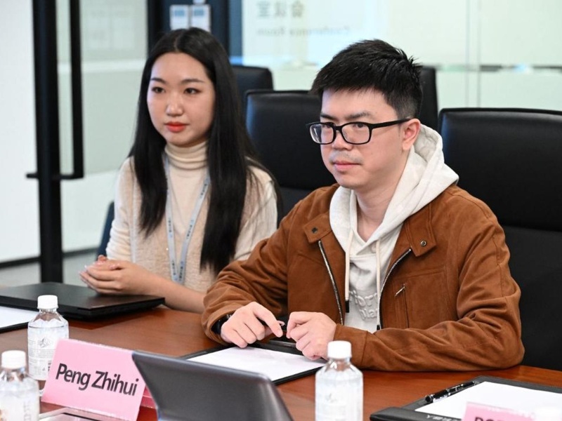 сооснователь и техдиректор AgiBot Пэн Чжихуй (Peng Zhihui) 