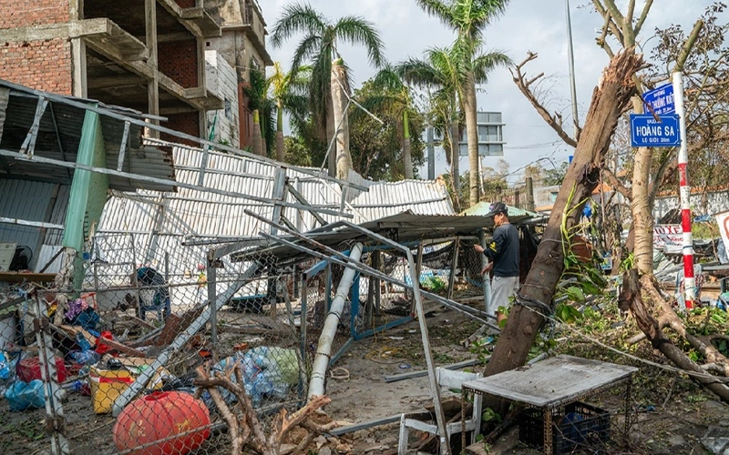 Более 200 человек погибли из-за тайфуна на Филиппинах
