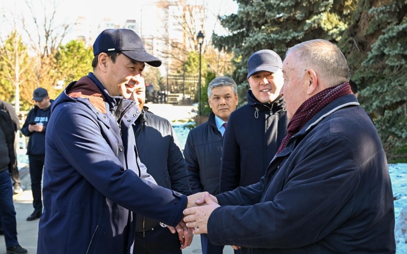 Алматыда Назарбаев даңғылы бойында жаңа сквер ашылды