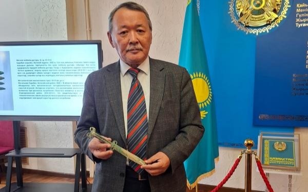 Қарағандылық археологтар сақ жауынгерінің бүтін сақталған жерлеу орнын тапты