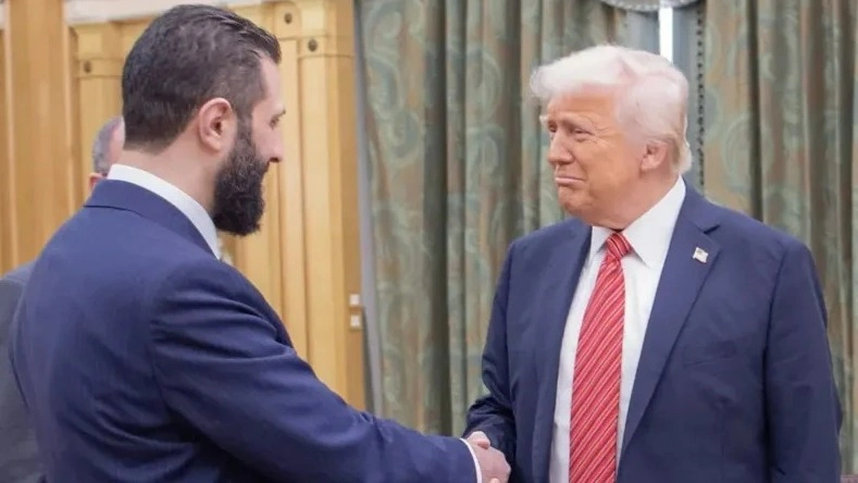 Трамп Ақ үйде Сирияның уақытша президенті Ахмед аш-Шараамен кездесті