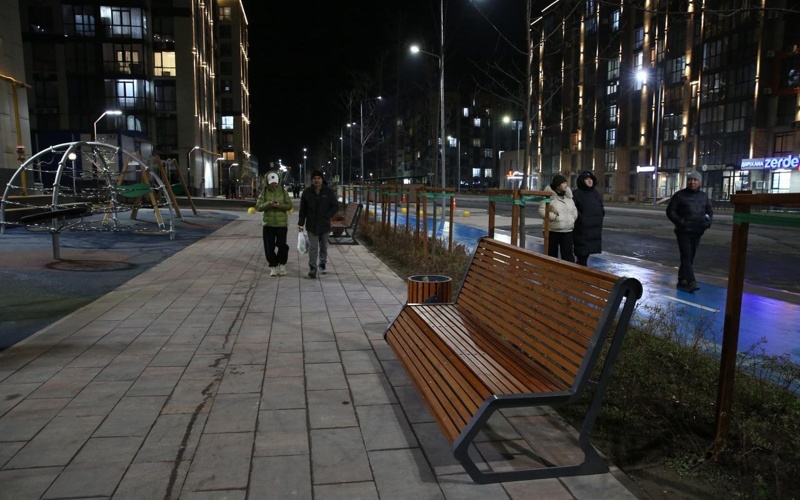 Дархан Сатыбалды жаңа шағынаудандардағы қасбеттік жарықтандыру жұмыстарымен танысты Дархан Сатыбалды жаңа шағынаудандардағы қасбеттік жарықтандыру жұмыстарымен танысты