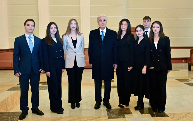 Тоқаев талабалар билан