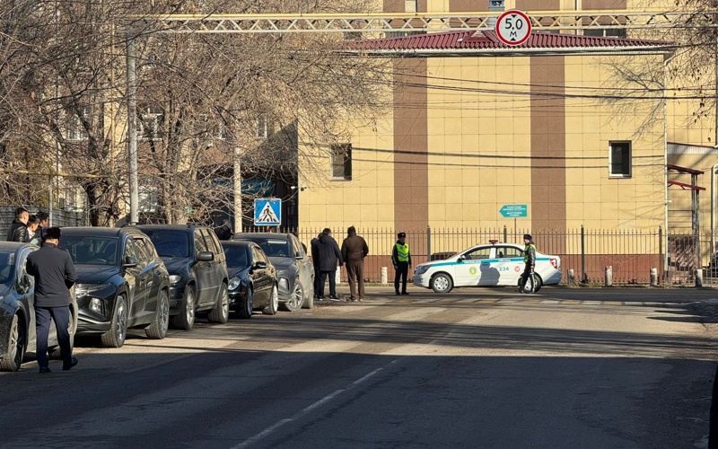 полиция возле суда