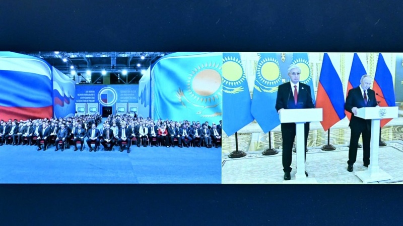 Президенттер Орал қаласында өтіп жатқан XXI Қазақстан – Ресей өңіраралық форумына қатысушылар алдында сөз сөйледі Президенттер Орал қаласында өтіп жатқан XXI Қазақстан – Ресей өңіраралық форумына қатысушылар алдында сөз сөйледі