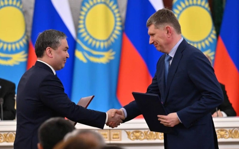 подписание меморандума - Ерсайын Нагаспаев и Максим Решетников