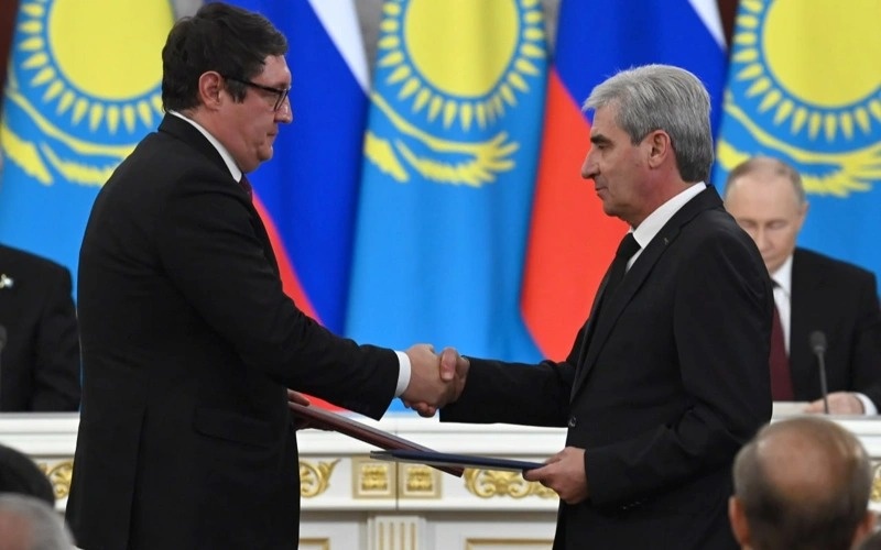 President Kazakhstan and Russia sign 14 documents