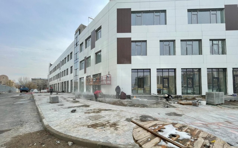 Алматының Бостандық ауданында жаңа емхананың құрылысы аяқталуға жақын