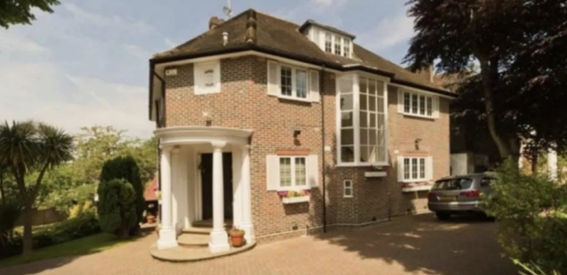 Mansion in north London’s Hampstead district Mansion in north London’s Hampstead district, house