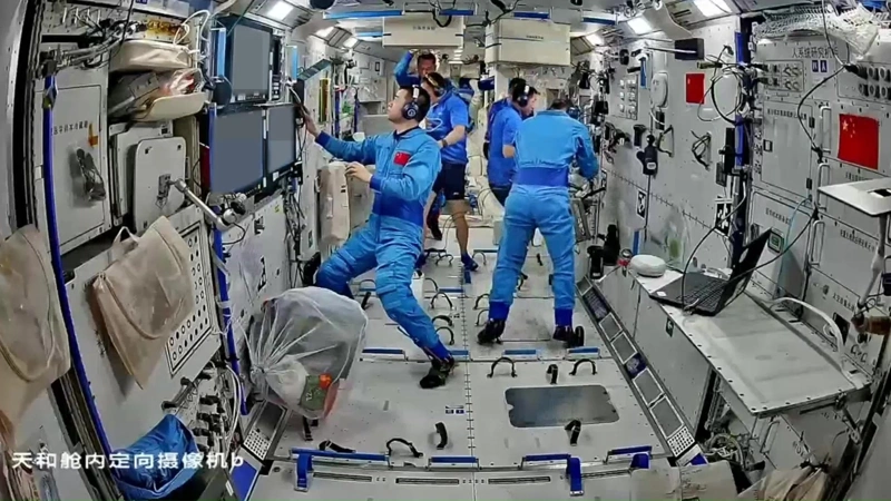 «Шэньчжоу-20» тайконавттары ғарышта 200 күннен астам уақыт өткізді