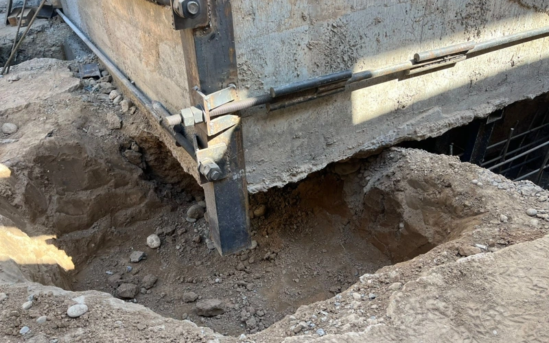 Дома повреждены из-за порыва водопроводной трубы в Шымкенте