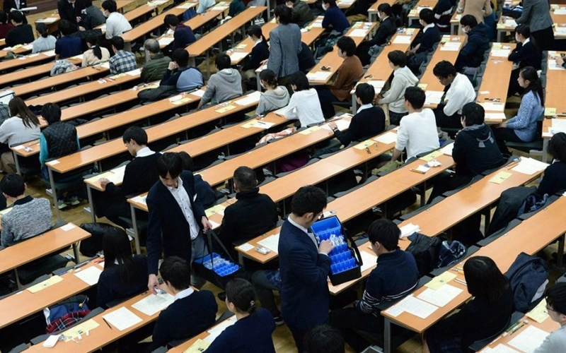 Ońtústik Koreıada 500 myńnan astam talapker emtıhan tapsyrýǵa baılanysty áýe reısteri ýaqytsha toqtatyldy