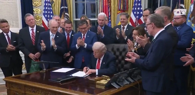 Шатдаун в Америке завершен: Трамп подписал бюджет