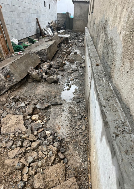 Дома повреждены из-за порыва водопроводной трубы в Шымкенте Дома повреждены из-за порыва водопроводной трубы в Шымкенте