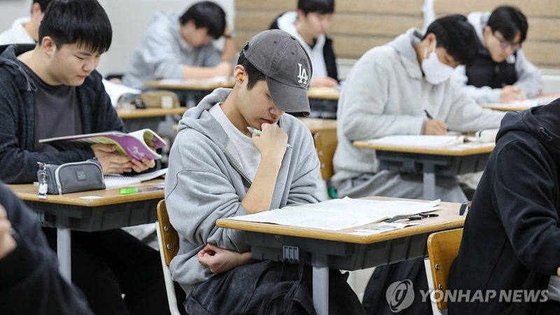 Over 550,000 students take annual college entrance exam