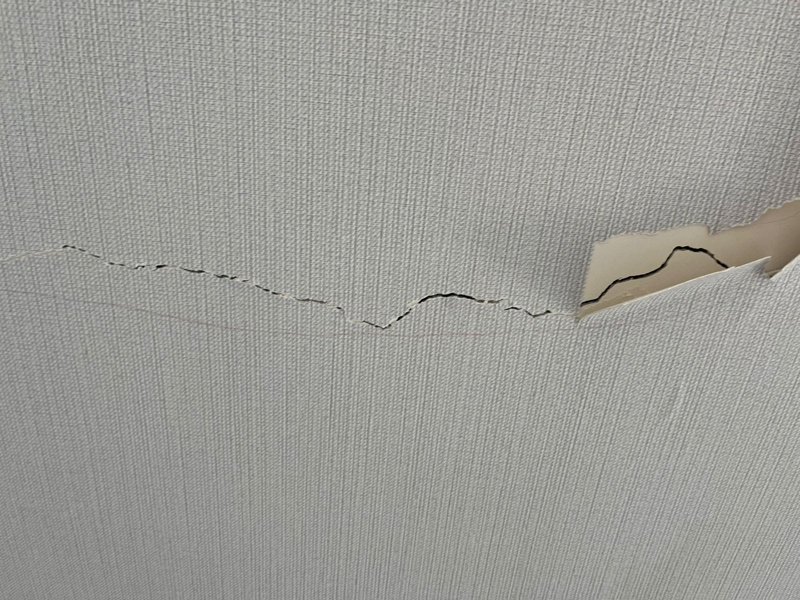 Дома повреждены из-за порыва водопроводной трубы в Шымкенте Дома повреждены из-за порыва водопроводной трубы в Шымкенте