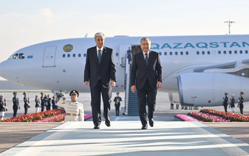 Kassym-Jomart Tokayev arrives in Tashkent