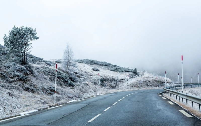 Снегопады, метели, ограничение видимости, дорога