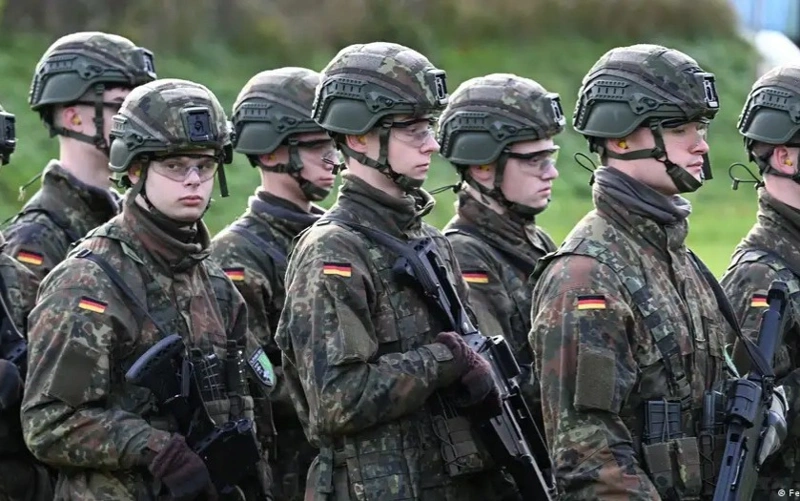 Германия сохранила добровольную военную службу